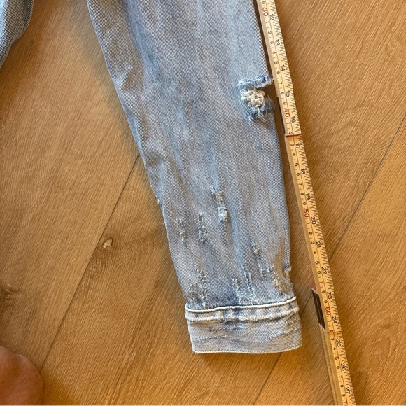 Levi's Distressed Light Blue Denim Jacket - Picture 5 of 9